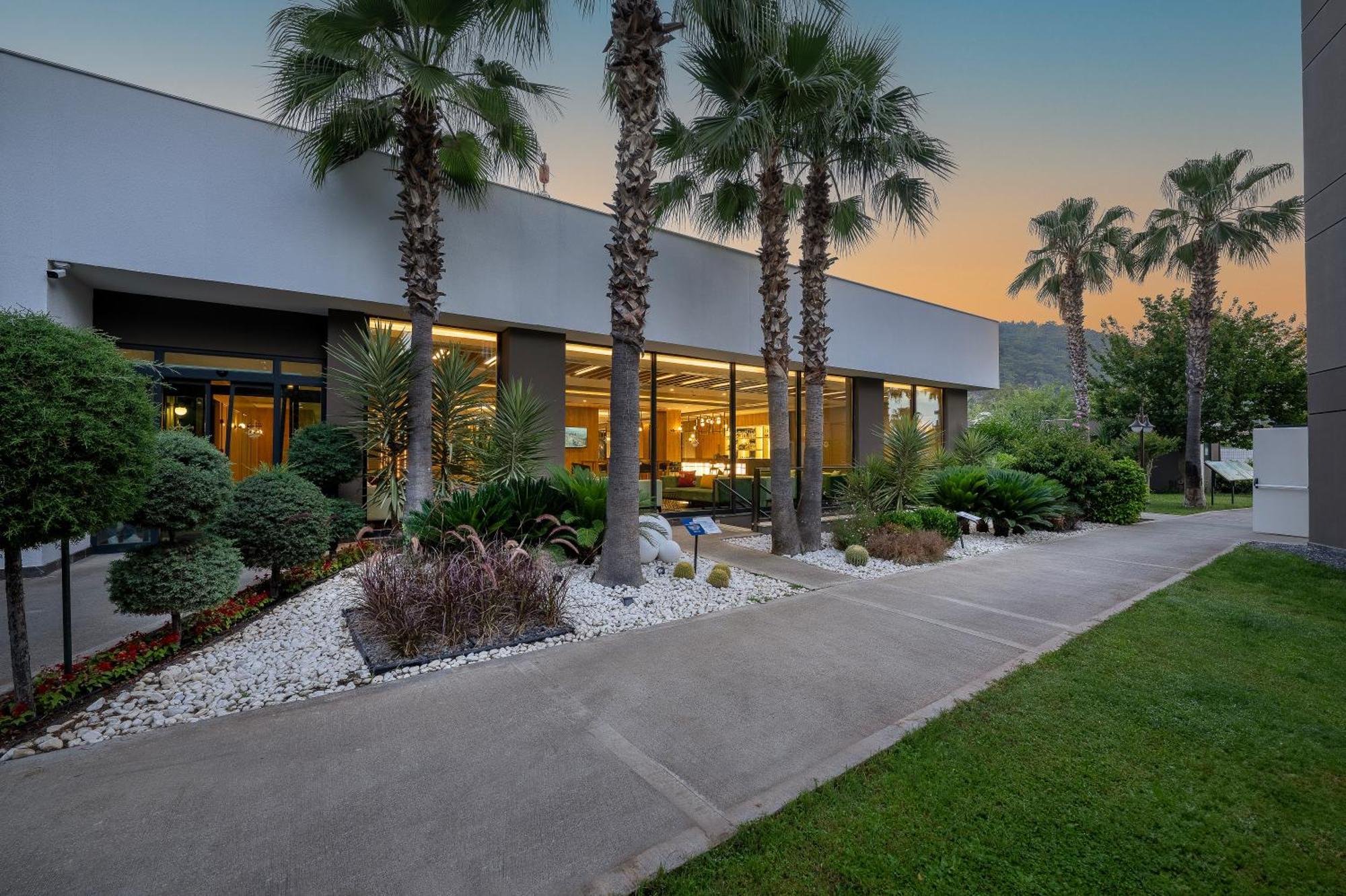 Sailor's Club Resort